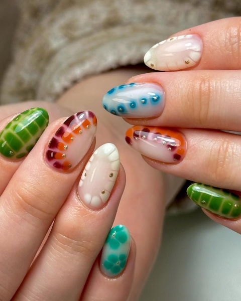 Blooming gel nails for summer